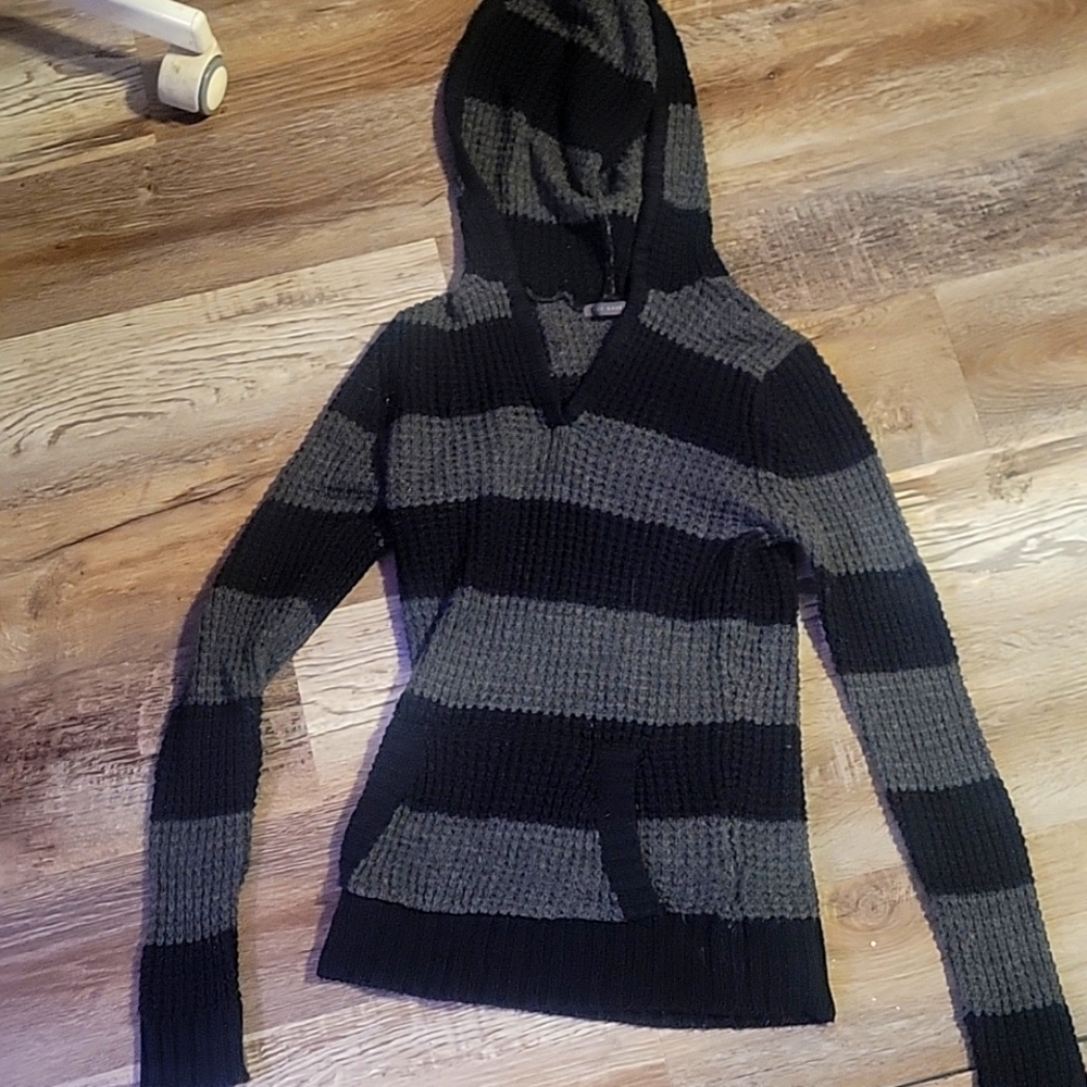 Sweater - Picture 1 of 3